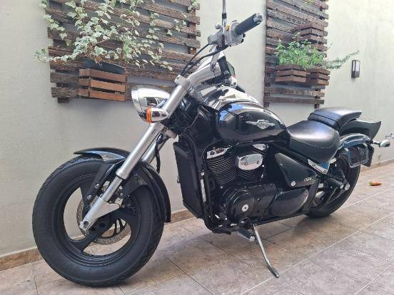 SUZUKI BOULEVARD M800 